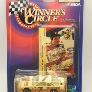 Winner's Circle Alan Kulwicki #7 Hooters Ford Thunderbird White Die Cast